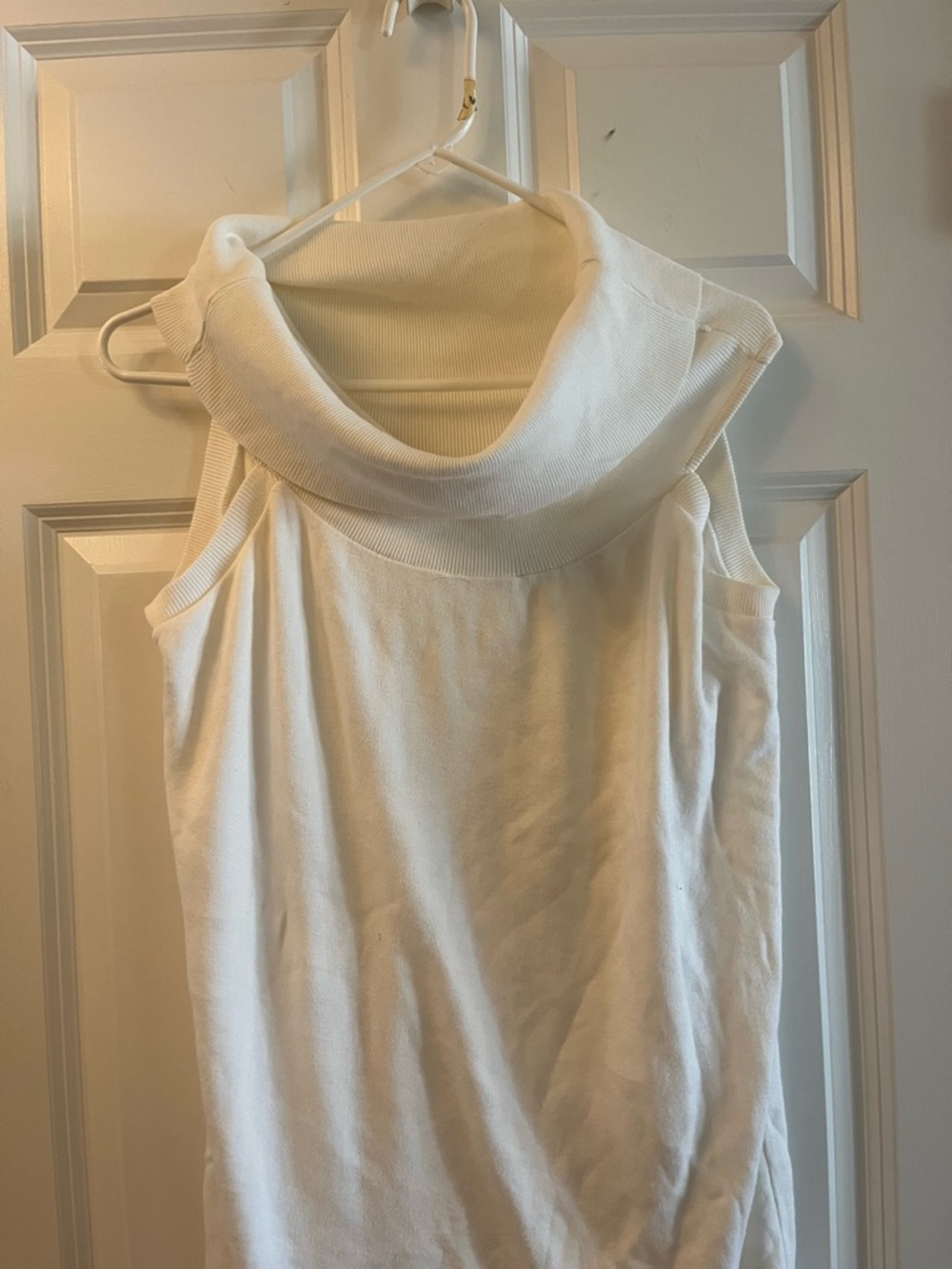 Vintage top! Can be worn as cowl neck or Off-Shoulder - Picture 2 of 4